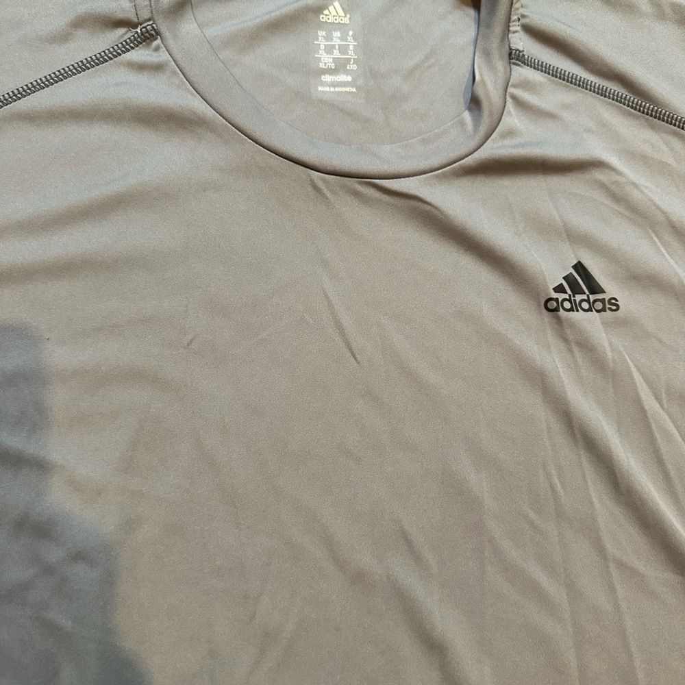 Adidas Men's Short Sleeve Gray Tee